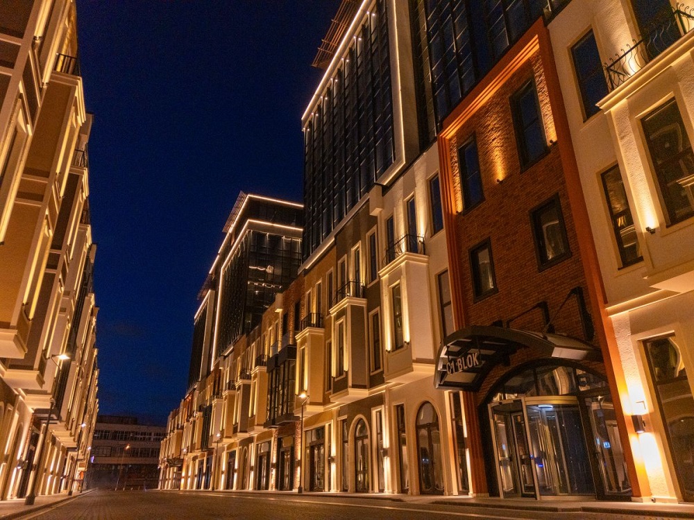 SAVA�LAR T�CARET�N Y�N�N� DE���T�RD�, T�RK�YE �NE �IKTI