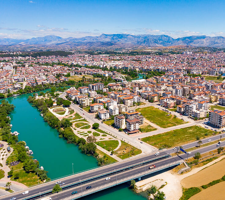 TUR�ZM YATIRIMLARI AKDEN�Z KIYILARINDA �EK�LLEN�YOR