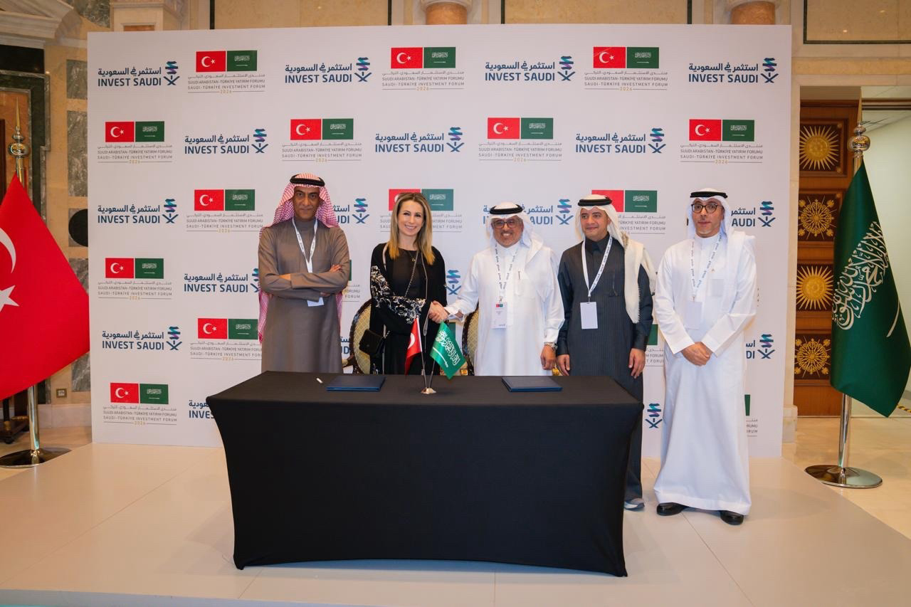 BAYEGAN TASNEE �� B�RL���