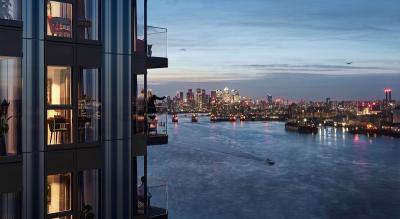 S LONDON �ZM�R�DE YATIRIMCILARLA BULU�UYOR